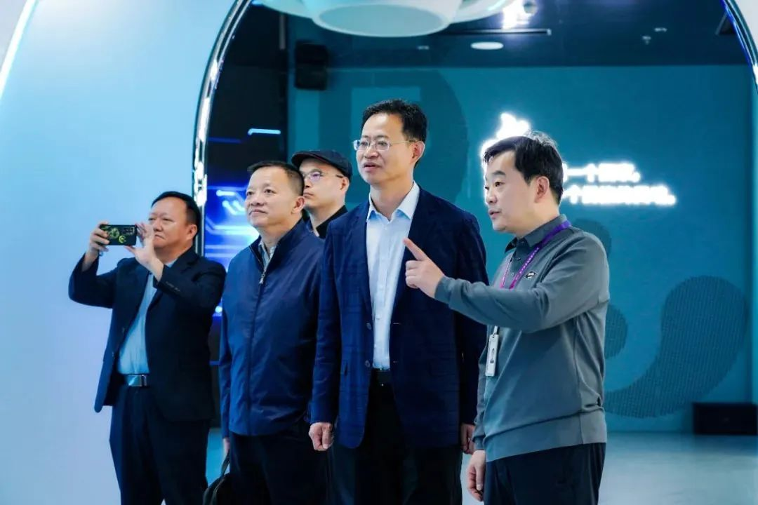 2024120602 国家广电总局发展研究中心一行赴xcsport体育励丰文化调研指导